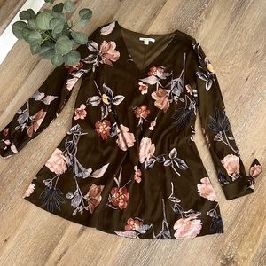 Francesca’s Miami Olive Green Floral Open Sleeve Dress Size Small